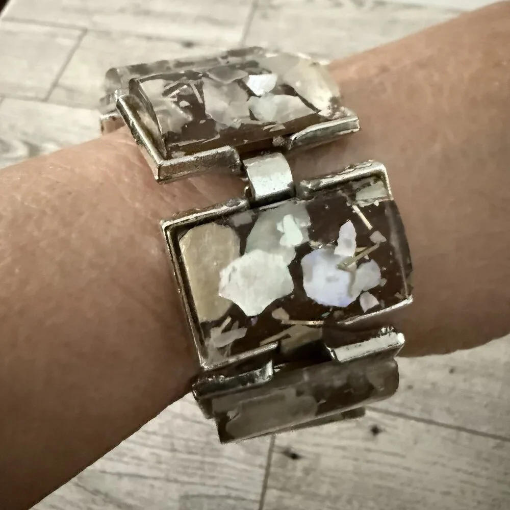 Vintage Wide Chunky Silver Tone Confetti Lucite Link Bracelet Collector’s Item